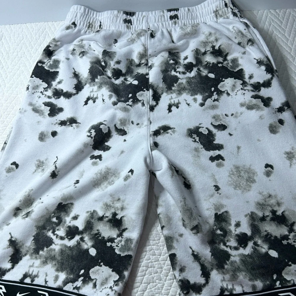 Nike 3 band big kids XL‎ change shorts